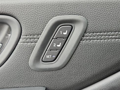 New 2026 Honda Pilot Touring image 16