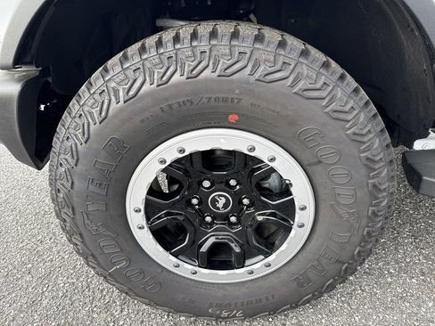 New 2026 Ford Bronco 2-Door w/ Sasquatch Package AWD/4WD image 11