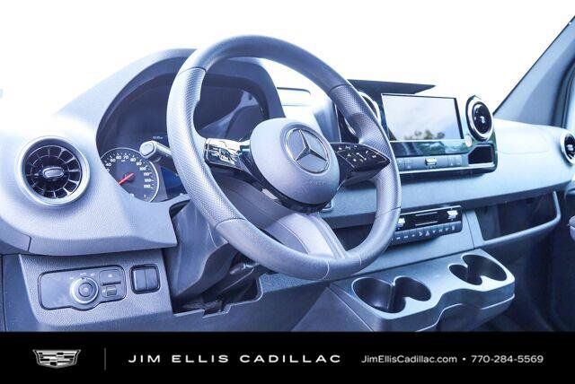Used 2025 Mercedes-Benz Sprinter 2500 image 6