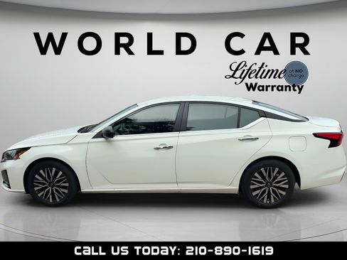Used 2025 Nissan Altima 2.5 SV FWD image 4