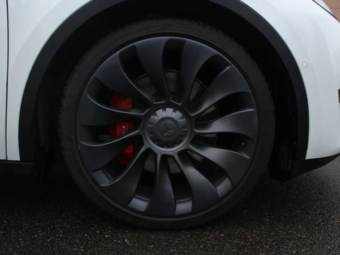 Used 2020 Tesla Model Y Performance image 16