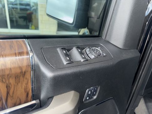 Used 2018 Ford F150 Lariat w/ Equipment Group 502A Luxury AWD/4WD image 8