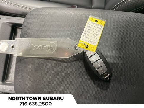 Used 2022 Nissan Frontier SV w/ SV Premium Package image 32