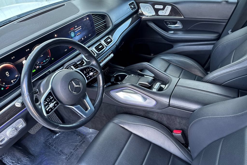 Used 2022 Mercedes-Benz GLS 450 4MATIC image 11