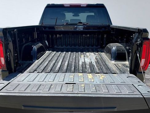 Used 2025 GMC Sierra 1500 SLT AWD/4WD image 8
