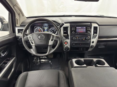 Used 2017 Nissan Titan SV image 26