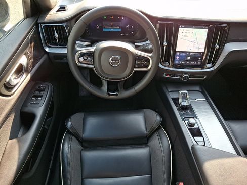 Used 2023 Volvo S60 B5 Ultimate w/ Climate Package AWD/4WD image 11
