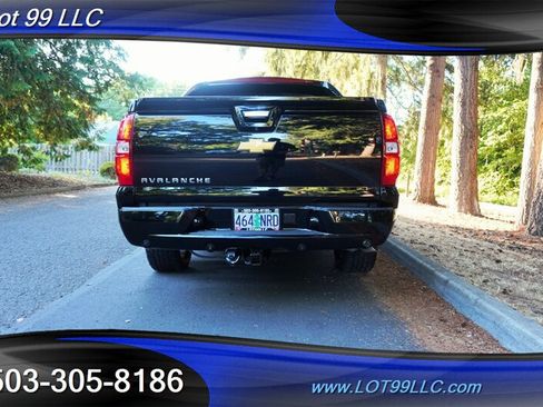Used 2012 Chevrolet Avalanche LTZ AWD/4WD image 10