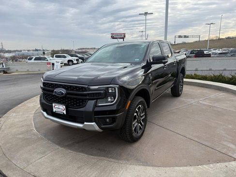 Used 2025 Ford Ranger Lariat w/ FX4 Off-Road Package image 10