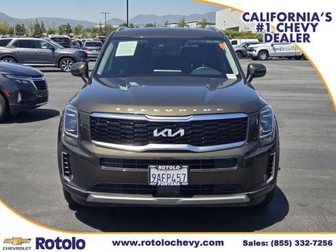 Used 2022 Kia Telluride EX w/ Towing Package FWD image 2