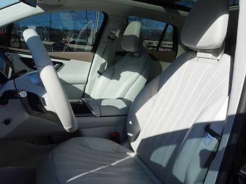 Certified 2023 Mercedes-Benz EQE 500 4MATIC SUV image 10