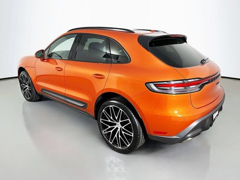 Certified 2023 Porsche Macan AWD/4WD image 3