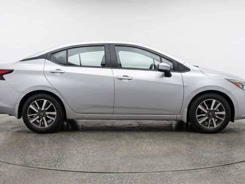 Used 2025 Nissan Versa SV FWD image 11