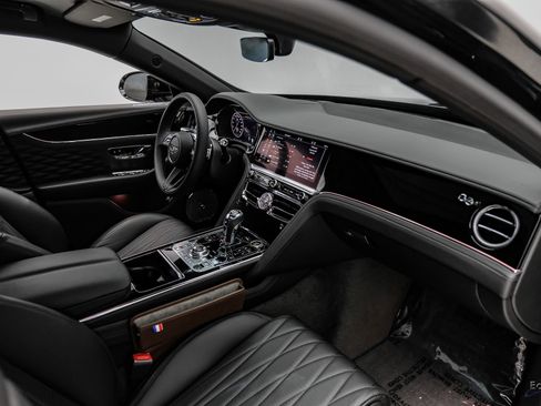 Used 2022 Bentley Flying Spur V8 AWD/4WD image 45