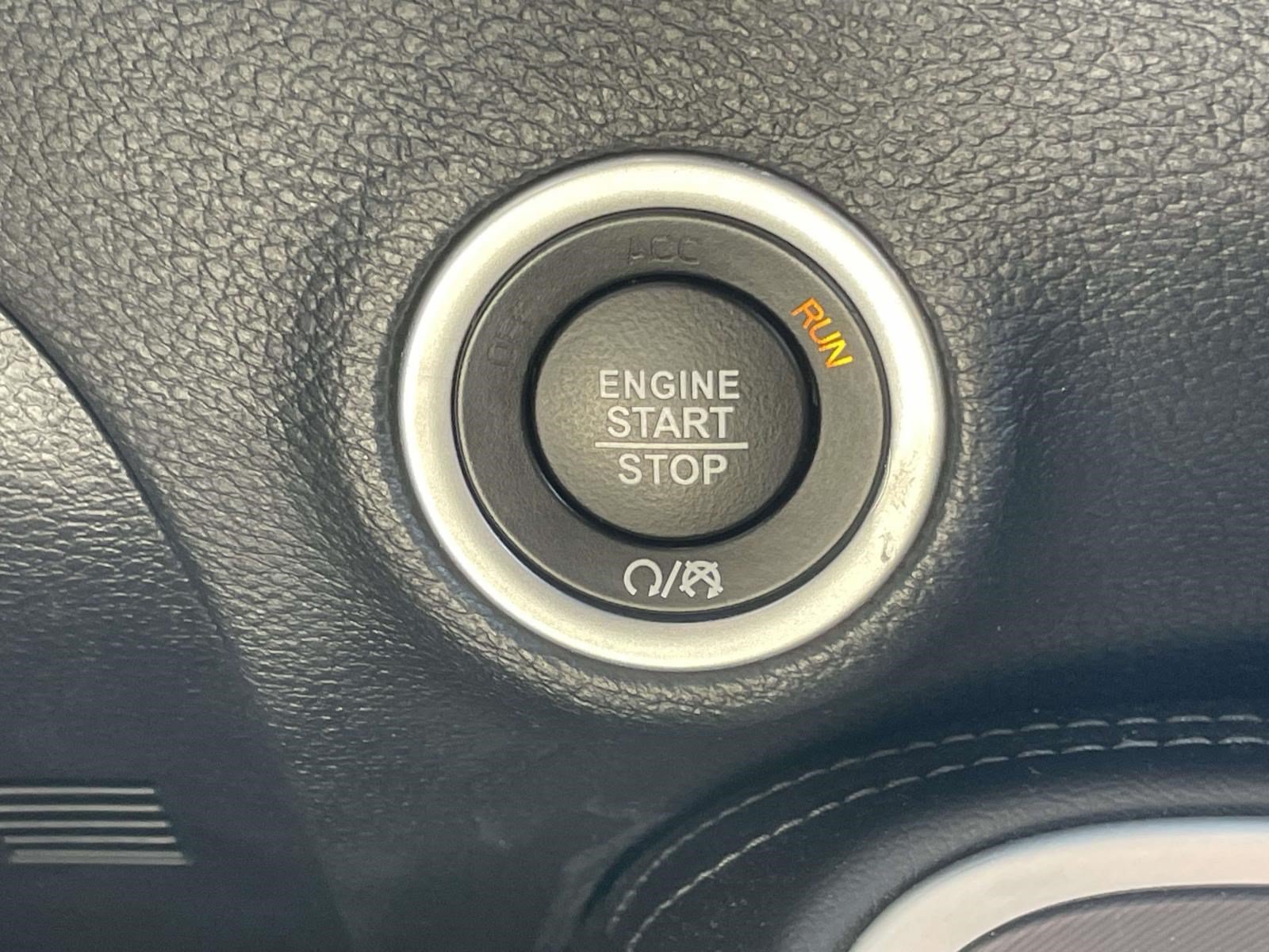 Used 2020 Dodge Challenger SXT w/ Driver Convenience Group RWD image 20