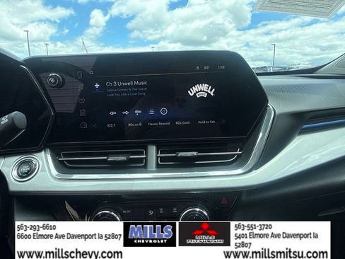 Used 2024 Chevrolet Trax LT w/ LT Convenience Package FWD image 16