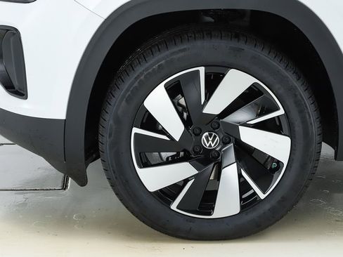 New 2026 Volkswagen Atlas Cross Sport SEL image 44