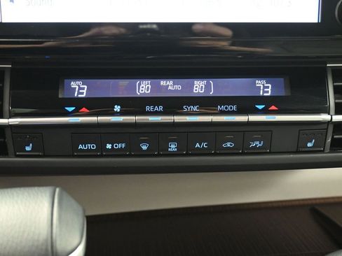 Certified 2022 Toyota Sienna XLE image 24