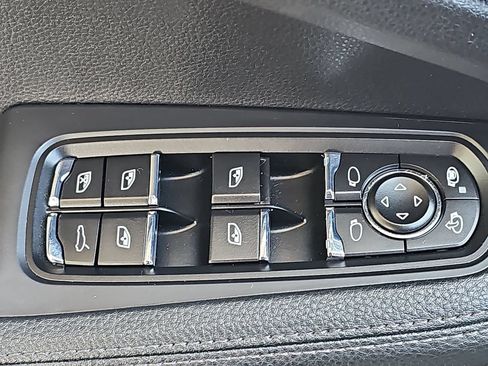Used 2019 Porsche Macan AWD/4WD image 33