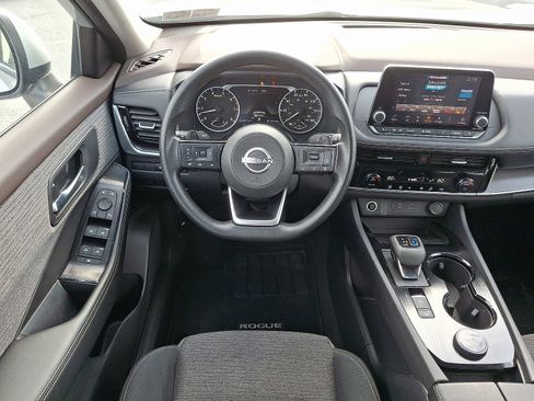 Certified 2022 Nissan Rogue SV image 14