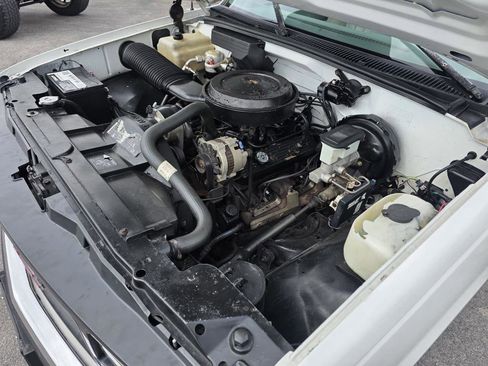 Used 1988 GMC Sierra 1500 2WD Regular Cab image 24