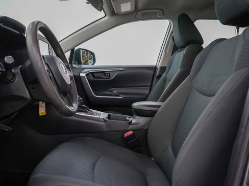Used 2021 Toyota RAV4 LE AWD/4WD image 21