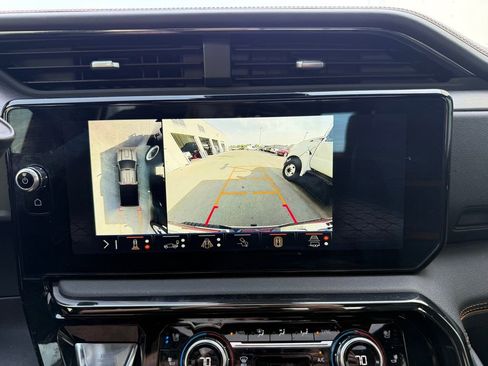 Used 2024 GMC Sierra 2500 AT4 w/ AT4 Premium Plus Package image 15