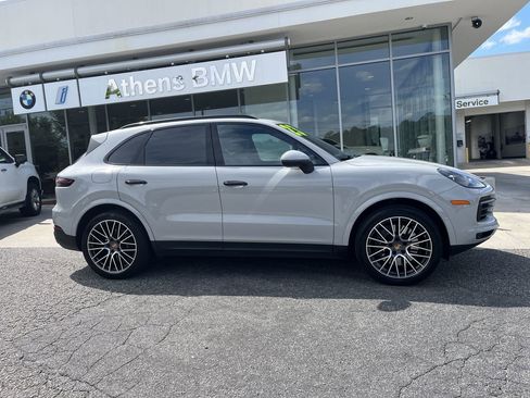 Used 2023 Porsche Cayenne AWD/4WD image 9