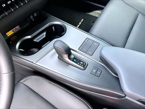 Used 2025 Lexus UX 300h FWD image 17