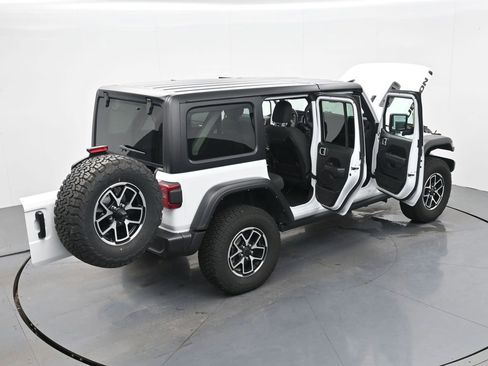 Used 2024 Jeep Wrangler Unlimited Rubicon AWD/4WD image 39