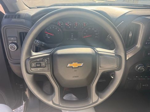 Used 2023 Chevrolet Silverado 1500 Custom image 8
