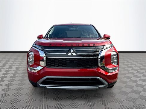 New 2025 Mitsubishi Outlander SE image 2