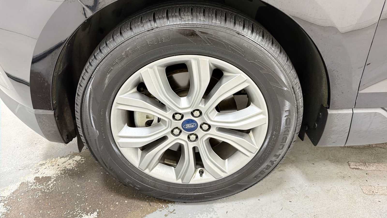 Used 2019 Ford Edge Titanium AWD/4WD image 10