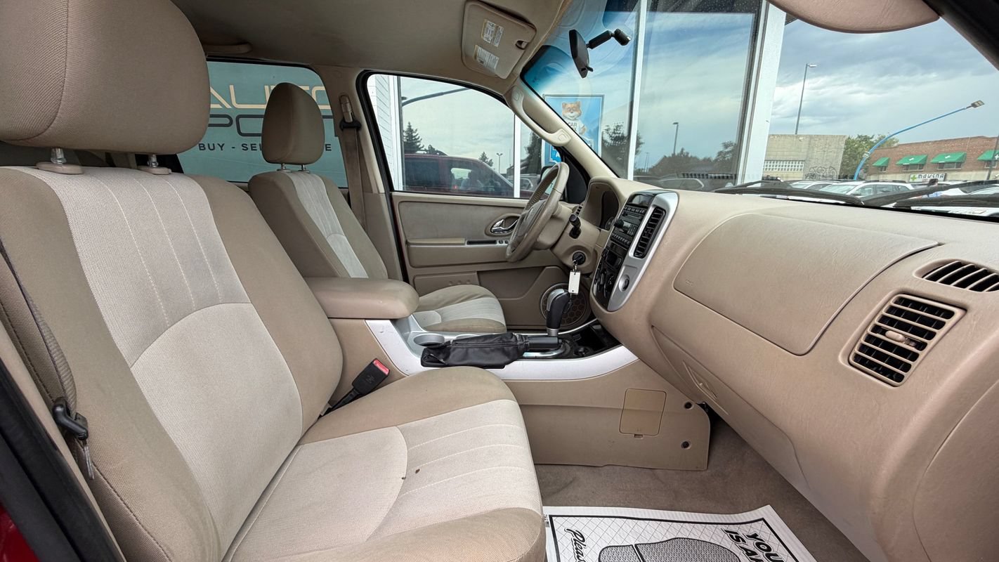 Used 2005 Mercury Mariner Premier FWD image 12