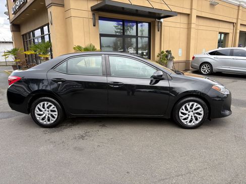 Used 2018 Toyota Corolla LE image 8