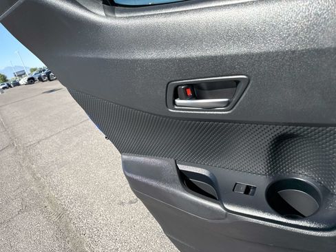 Used 2022 Toyota C-HR XLE FWD image 15
