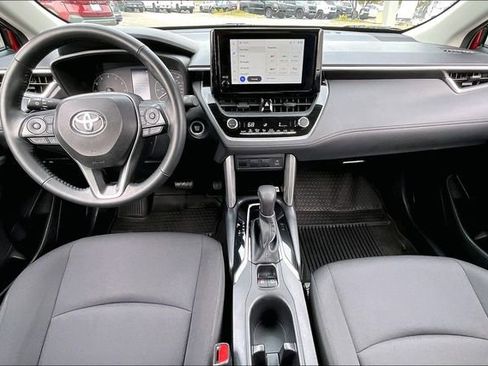 Used 2023 Toyota Corolla Cross LE image 7