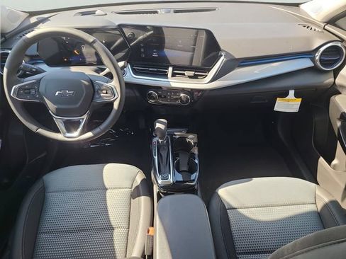 New 2026 Chevrolet Trax LT w/ Midnight Edition FWD image 13