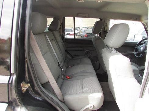 Used 2007 Jeep Commander Sport image 19