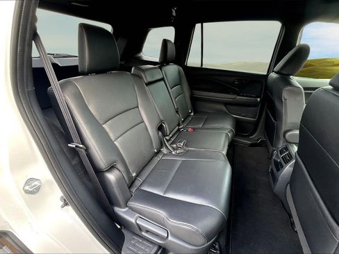 Used 2022 Honda Passport EX-L image 16