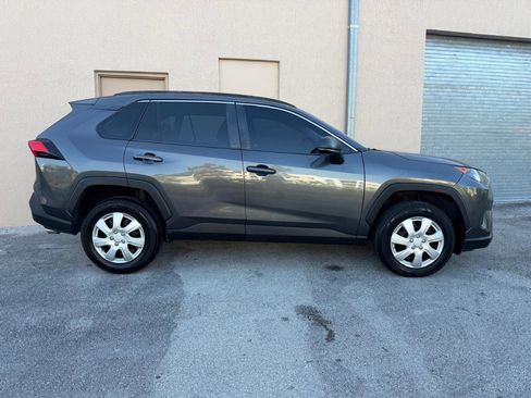 Used 2021 Toyota RAV4 LE FWD image 13