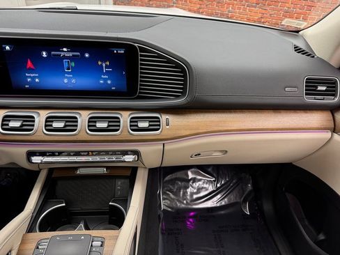 Certified 2024 Mercedes-Benz GLS 450 4MATIC image 17