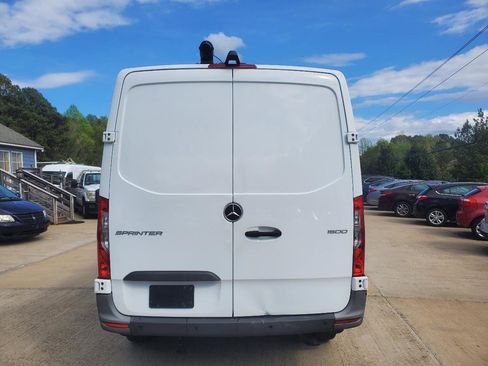 Used 2022 Mercedes-Benz Sprinter 1500 image 11