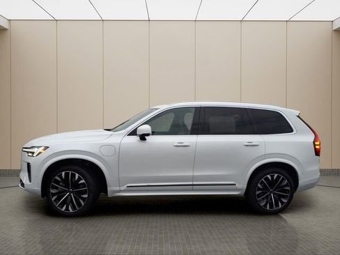 New 2026 Volvo XC90 T8 Plus w/ Protection Package Premier AWD/4WD image 5