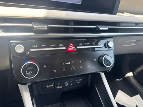 Used 2025 Hyundai Tucson SEL FWD image 12