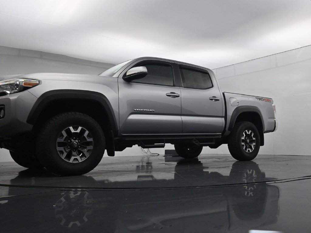 Used 2021 Toyota Tacoma TRD Off-Road AWD/4WD image 38