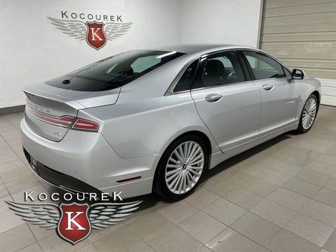 Used 2017 Lincoln MKZ Reserve FWD image 6