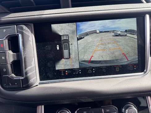 Used 2023 GMC Yukon Denali w/ Denali Reserve Package image 19