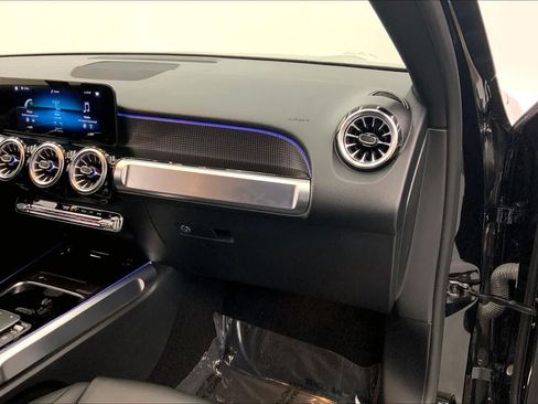 Certified 2022 Mercedes-Benz GLB 250 image 27