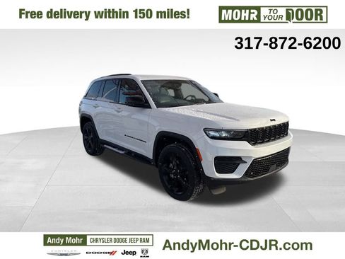 Used 2024 Jeep Grand Cherokee Altitude image 1